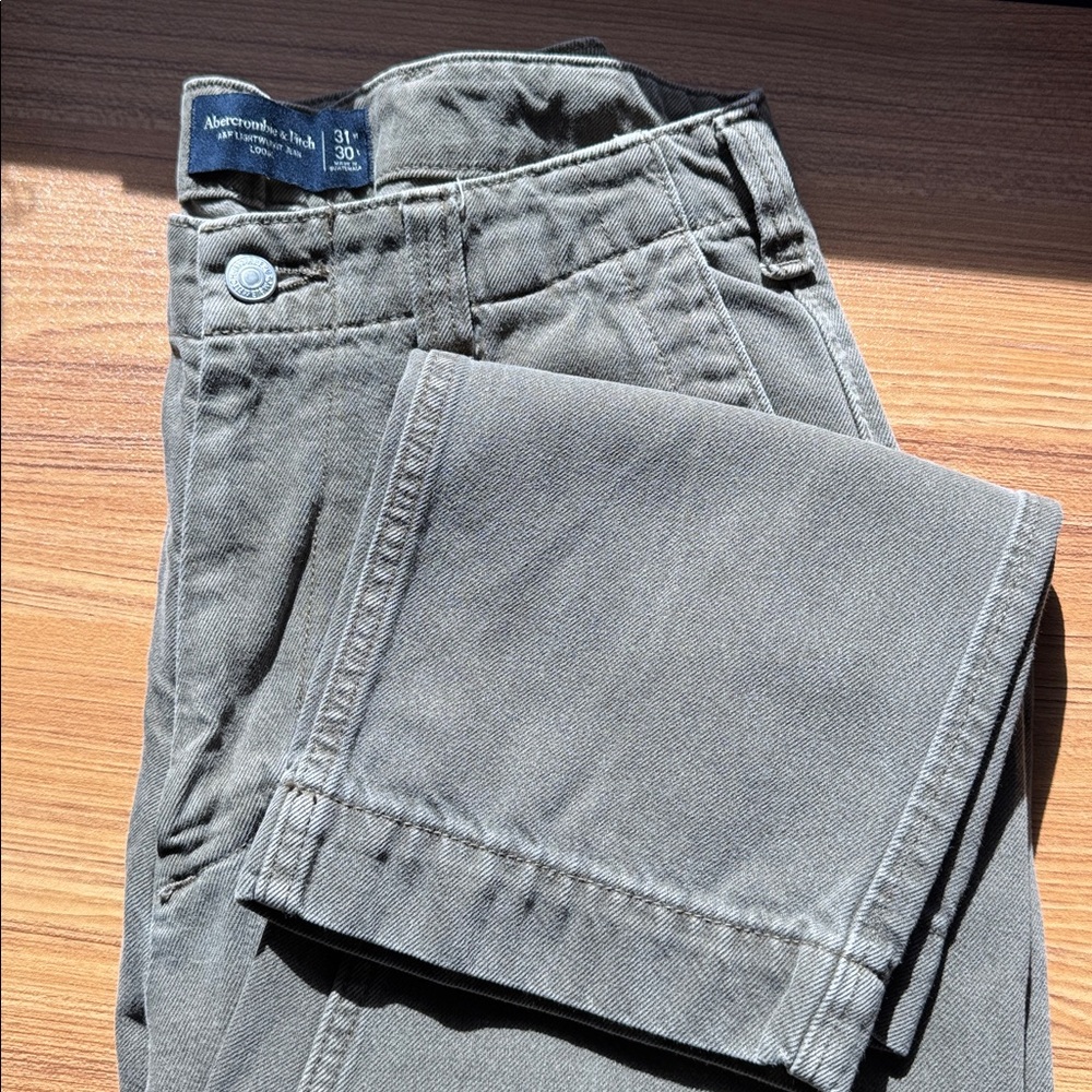 Abercrombie & Fitch Olive Lightweight Loose Jeans